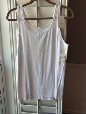 a new day White Scoop Neck Tank Top - Classic Solid Layering
